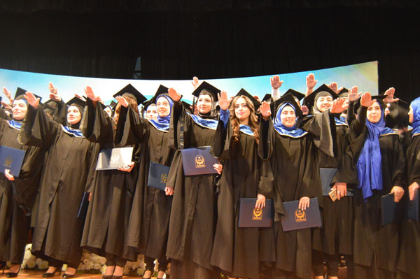 2016-grad01